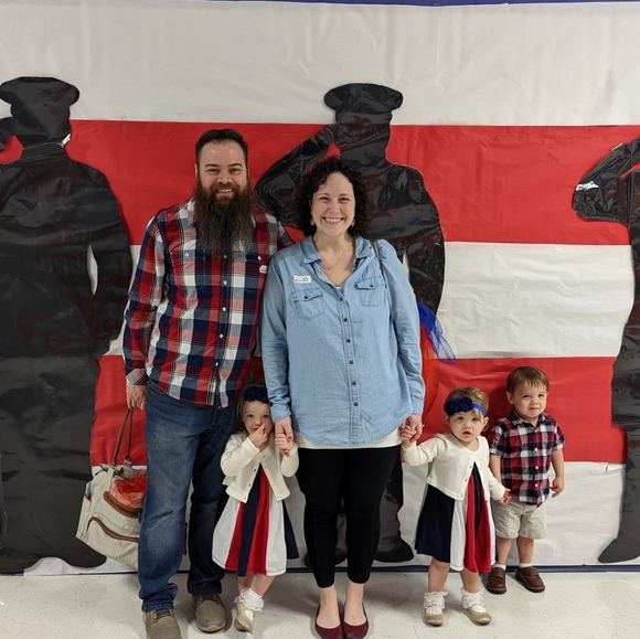 Meet your Posher, Lauren - Picture 5 of 7